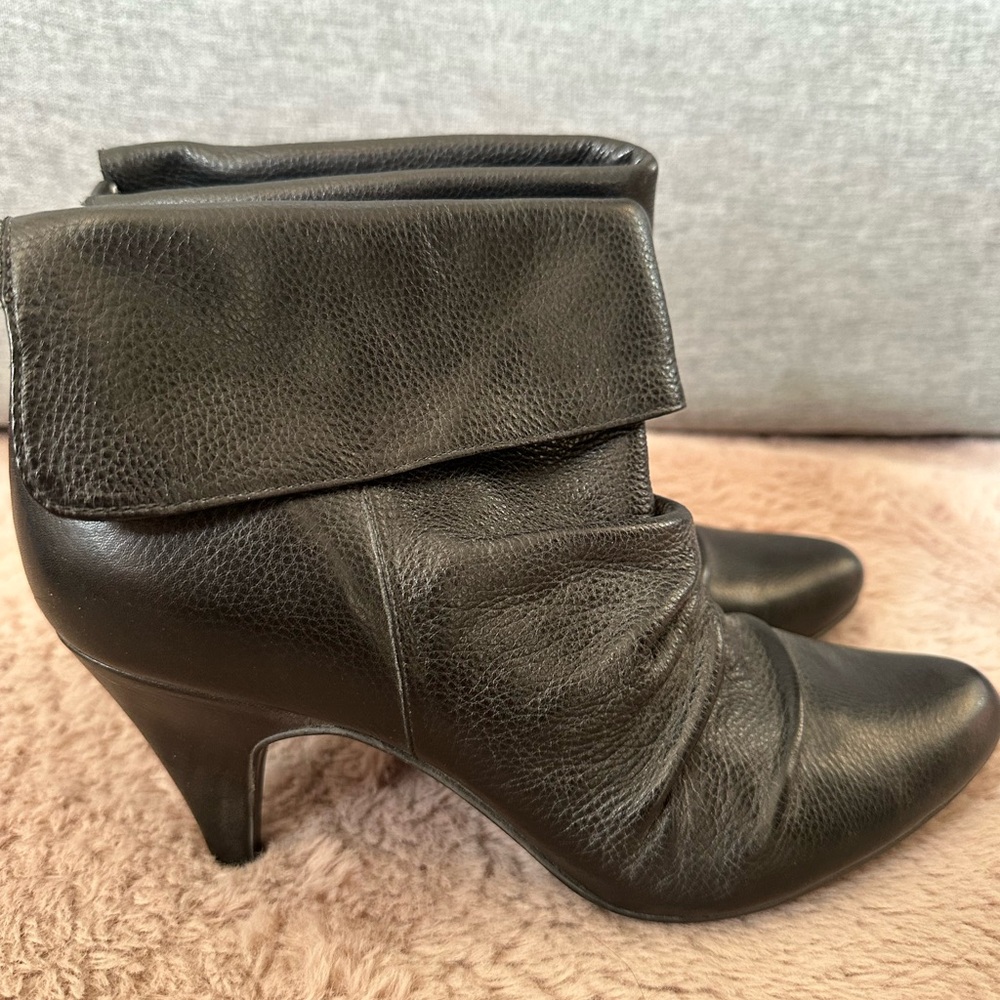 Steve Madden Vintage Aplegate Black Ankle Booties with Ruched Leather Design